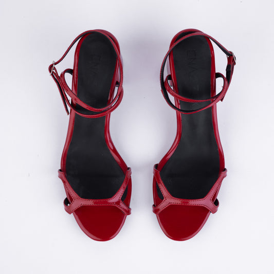 strappy sandal